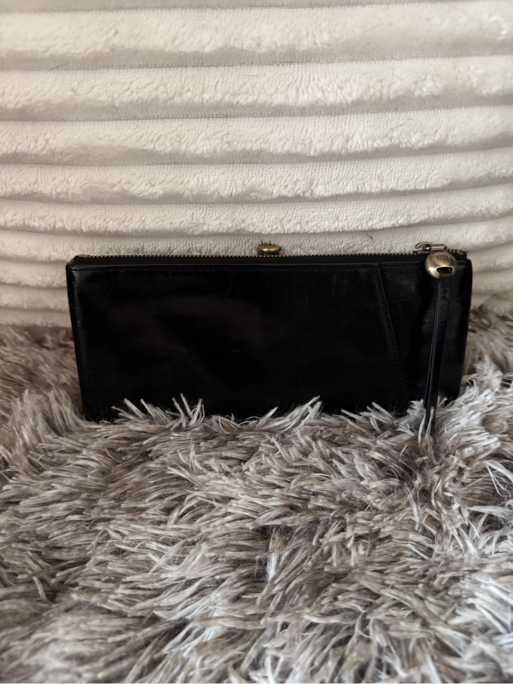 NWOT HOBO Continental Bi-Fold Wallet with Kisslock, Zipper, and Outer Pocket - Picture 2 of 8